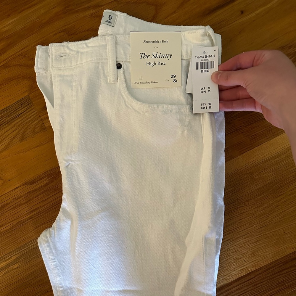 NWT Abercrombie and Fitch “The Skinny High Rise” White Denim Jeans, Size 8 Long